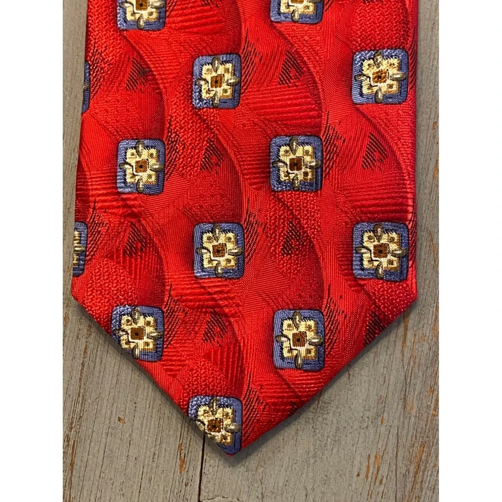 Jos A Bank Mens Red Blue Gold Geometric Medallion Silk Tie Handsewn USA RN 35408